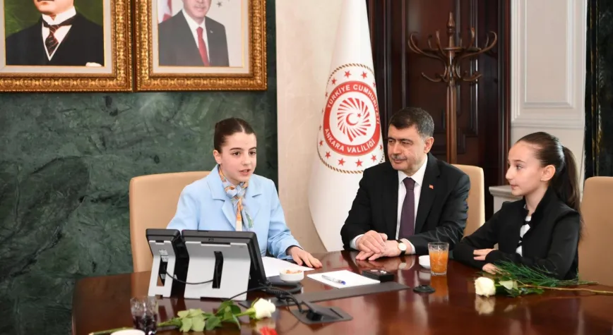 23 Nisan’da Gelenek Bozulmadı: Vali Vasip Şahin Görevi Öğrenciye Devretti