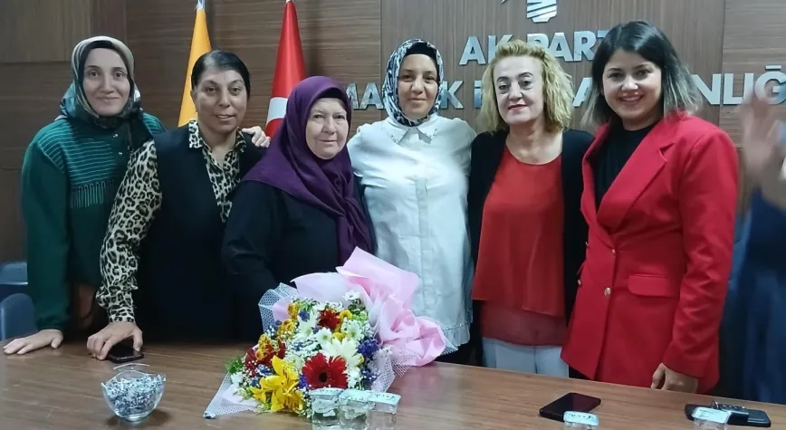 AK Parti Mamak Kadın Kolları’nda Bayrak Değişimi