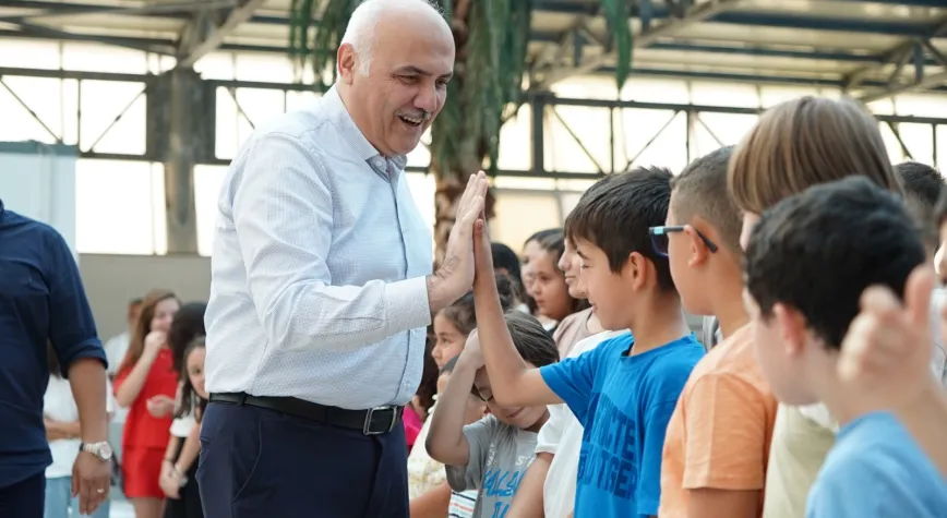 Başkan Süleyman Acar, Yüzme Kursunu Tamamlayan Çocuklara Sertifika Verdi