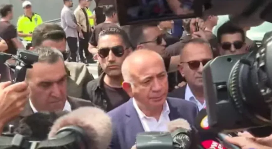 Kayyım Olarak Atanmıştı! Gürsel Tekin, CHP İstanbul İl Başkanlığı Önünde