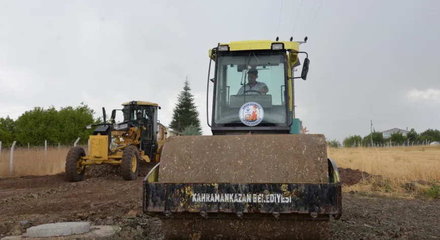 Selim Çırpanoğlu Liderliğinde Kahramankazan’da Yol Çalışmaları Hız Kesmiyor